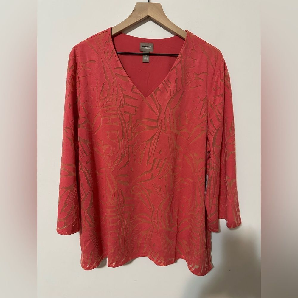 Chico’s Burnouts V Neck Tunic Top SZ 4 Short Sleeve Citrus Pink Color 3/4 Sleeve